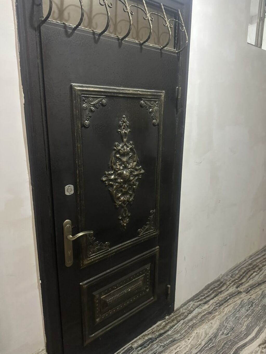 Metall qapı – dekorativ relyefli, klassik dizayn - Material: qalın — Mallar, Bakı (2)