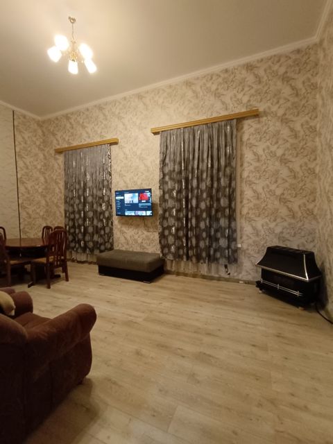 4-otaqlı mənzil kirayə verilir, Nizami m., 80 m² — Bakı