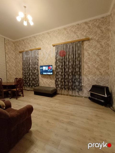 4-otaqlı mənzil kirayə verilir, Nizami m., 80 m²