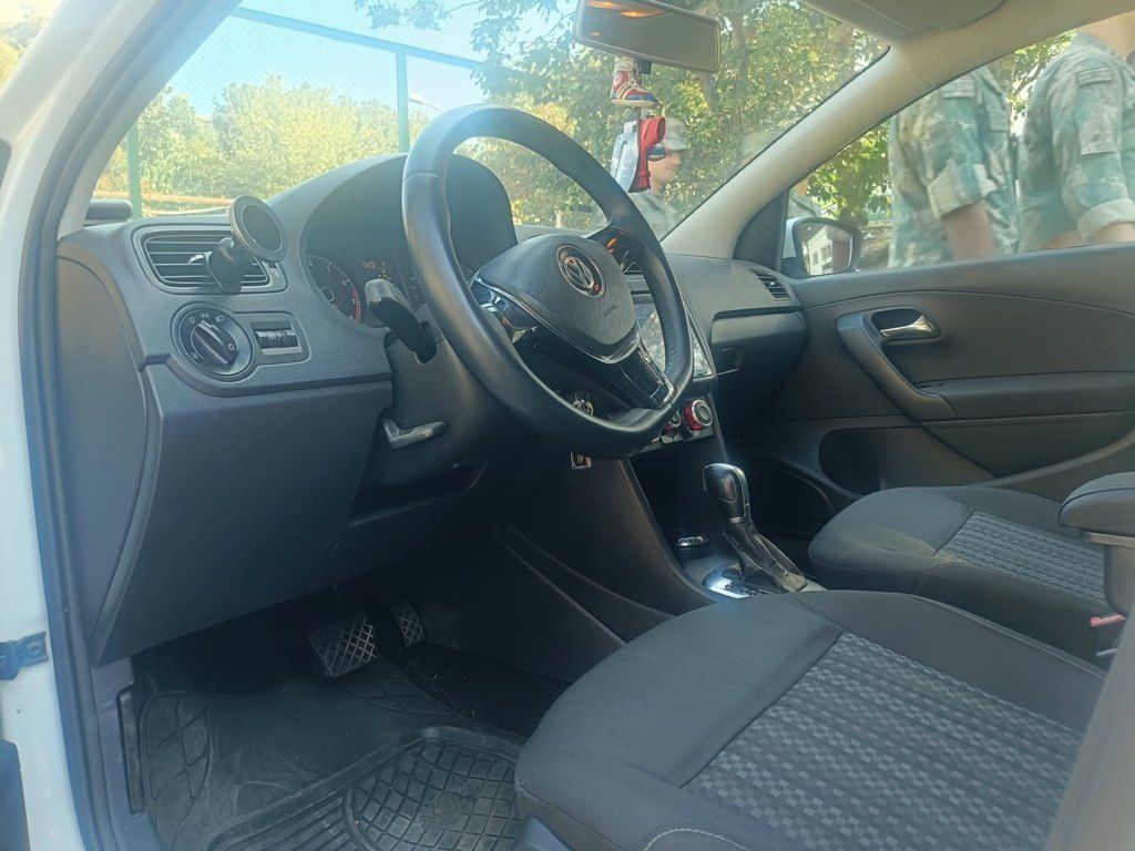 Volkswagen Polo, 1.6 L, 2018 il, 139 000 km — Avtomobillər, Bakı (6)