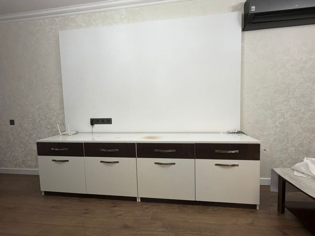 İşlənmiş, Düz TV altlığı, Polkasız, Laminat — Mebel, Bakı (3)