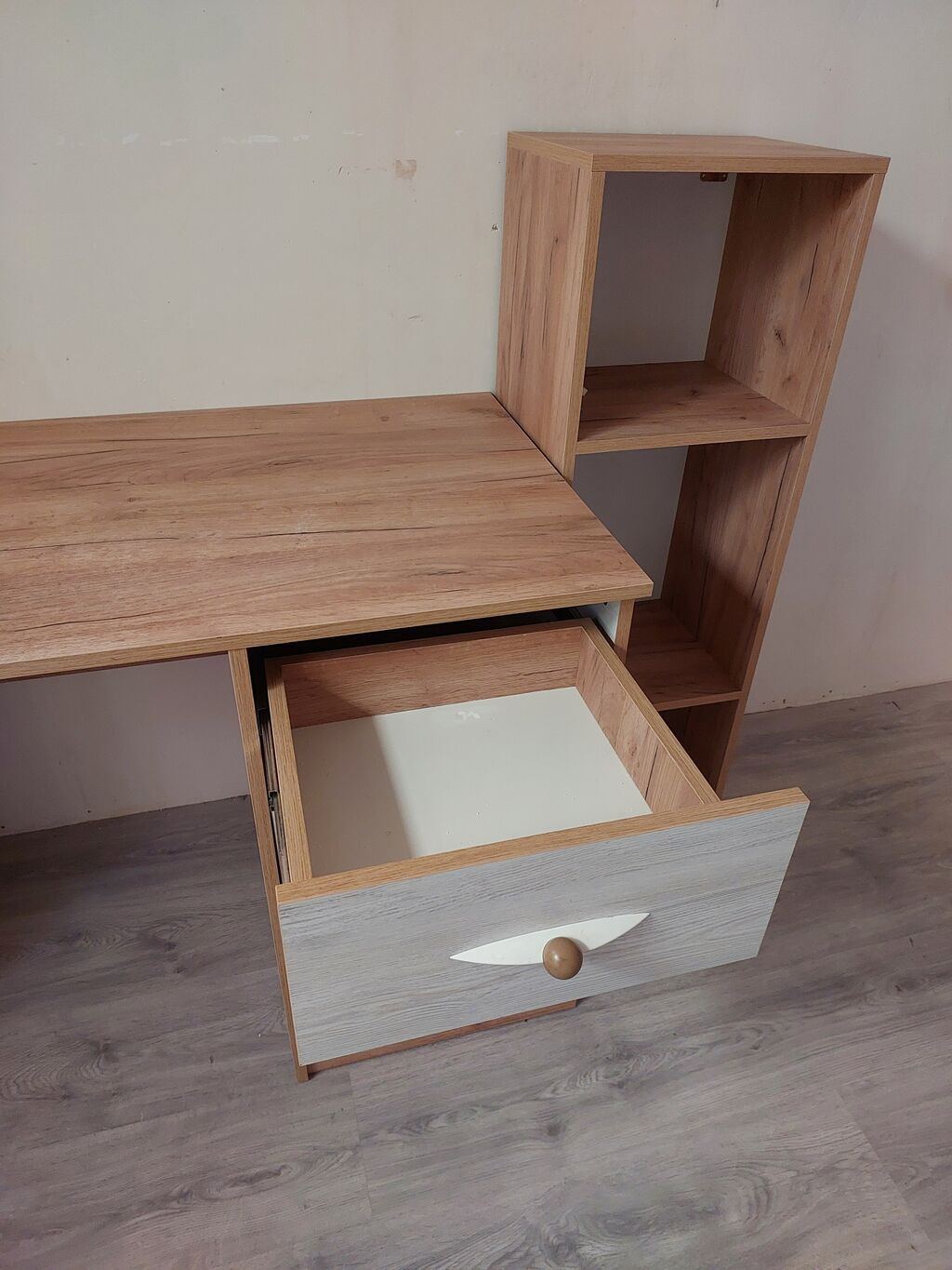 Düz masa, Polkalı, Siyirməli, Teksturalı laminat, Zəmanətsiz, Kredit yoxdur — Mebel, Bakı (4)