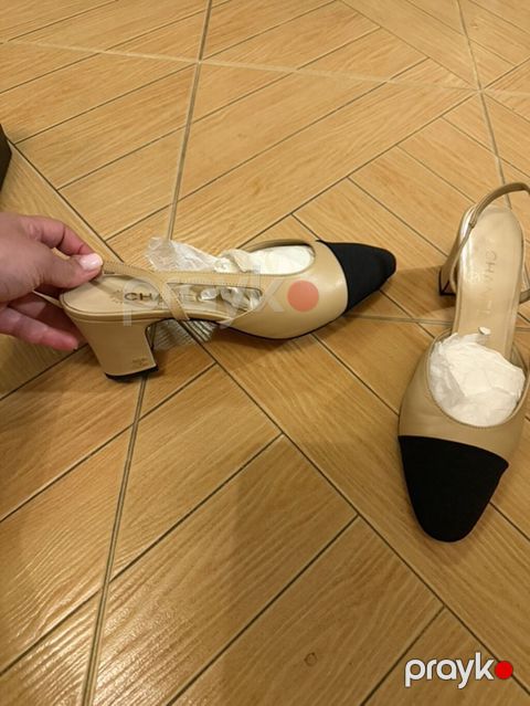 Məhsul: Qadın ayaqqabısı – bej/qaranın kombinasiyasında slingback — Bakı