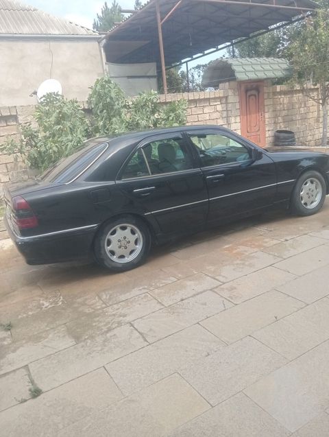 Mercedes-Benz E-Class (W210) sedan - Kuzov: 4 qapılı sedan, qara rəng — Bakı