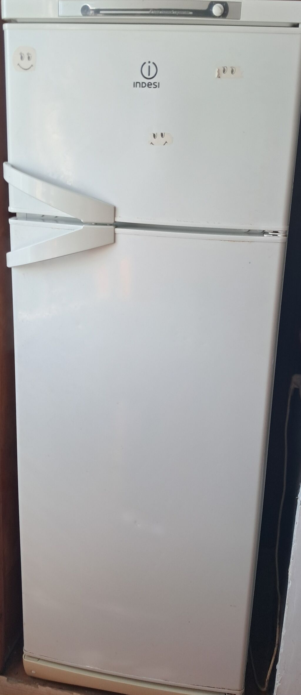 Indesit iki qapılı soyuducu - Üst kamerası dondurucu, aşağı hissə — Soyuducular, Sumqayıt
