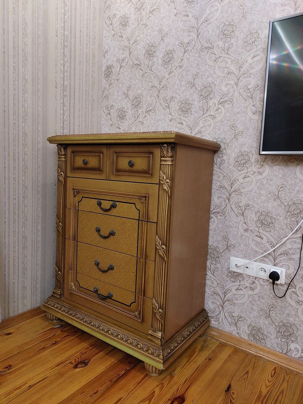 Klassik üslubda vitrin-dolab dəsti - Material: massiv ağac və MDF — Mebel, Digah (5)