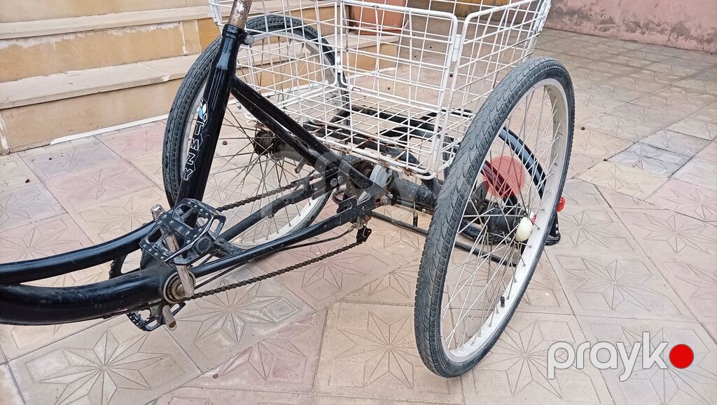 Üçtəkərli şəhər velosipedi - Konstruksiya: 1 ön, 2 arxa təkərli — Yol velosipedləri, Bakı (5)