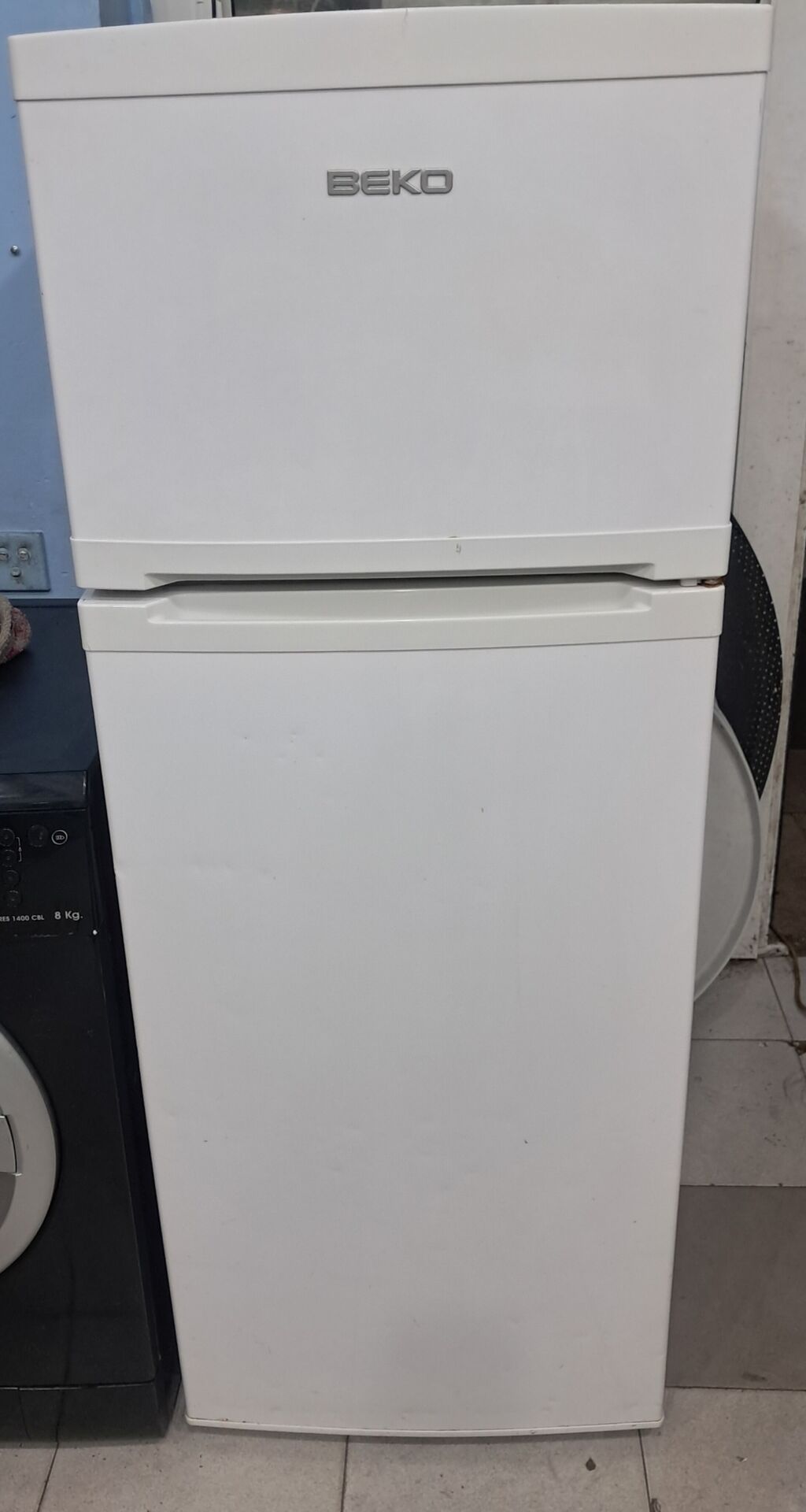 Beko iki qapılı soyuducu - Üst hissədə dondurucu bölmə, aşağıda əsas — Soyuducular, Bakı