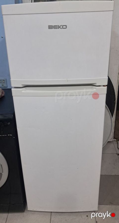 Beko iki qapılı soyuducu - Üst hissədə dondurucu bölmə, aşağıda əsas — Bakı