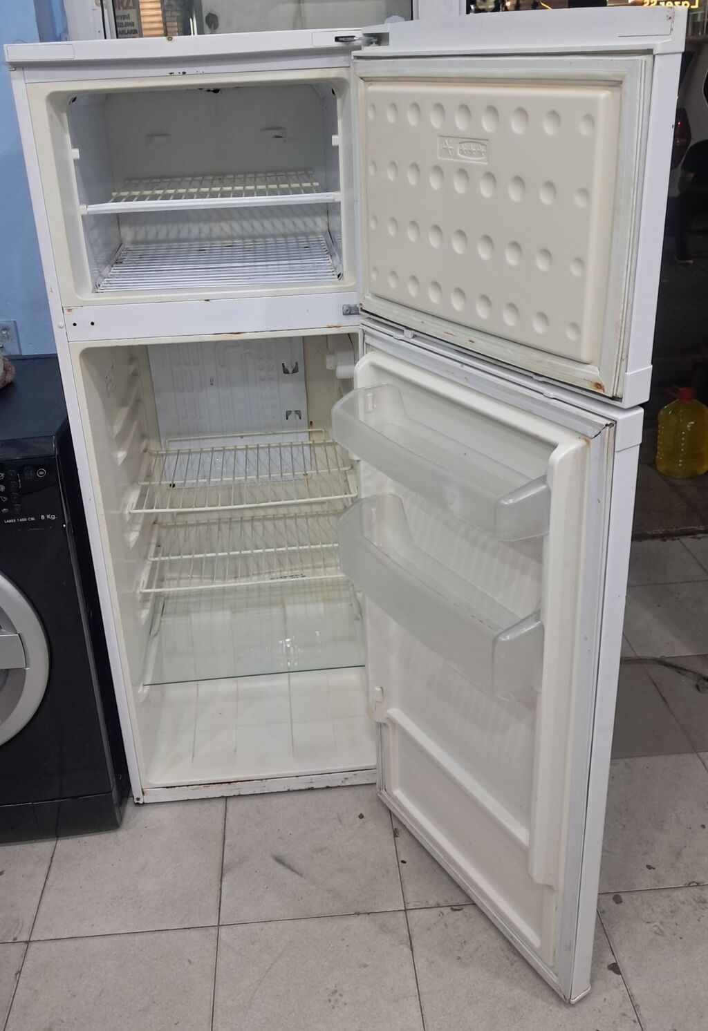 Beko iki qapılı soyuducu - Üst hissədə dondurucu bölmə, aşağıda əsas — Soyuducular, Bakı (2)