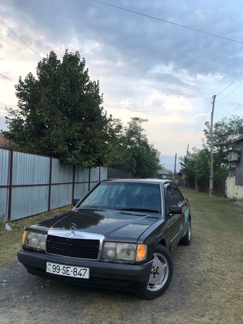 Mercedes 190, 2.0 L, 1990 il, 300 000 km — Zaqatala