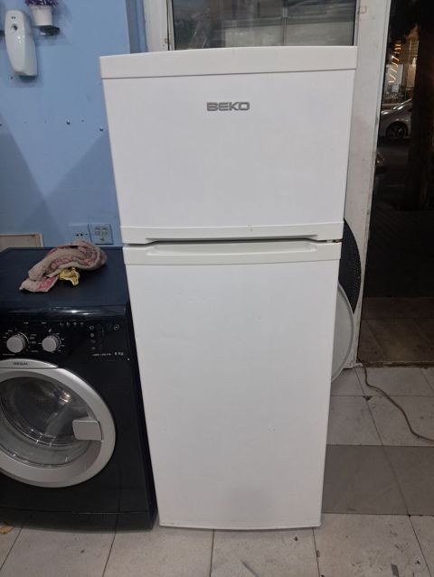 Beko iki qapılı soyuducu - Üst hissədə dondurucu bölmə, alt hissədə — Bakı