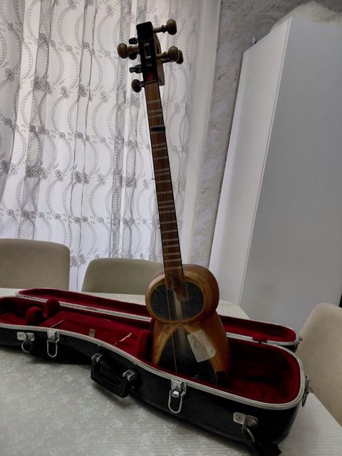 Məhsul: Tar (Azərbaycan milli simli musiqi aləti) + sərt futlyar — Bakı