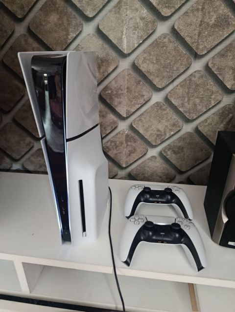 Playstation 5 slim 1 t iki pult ideal veziyyetde akkount verilecek — Digah