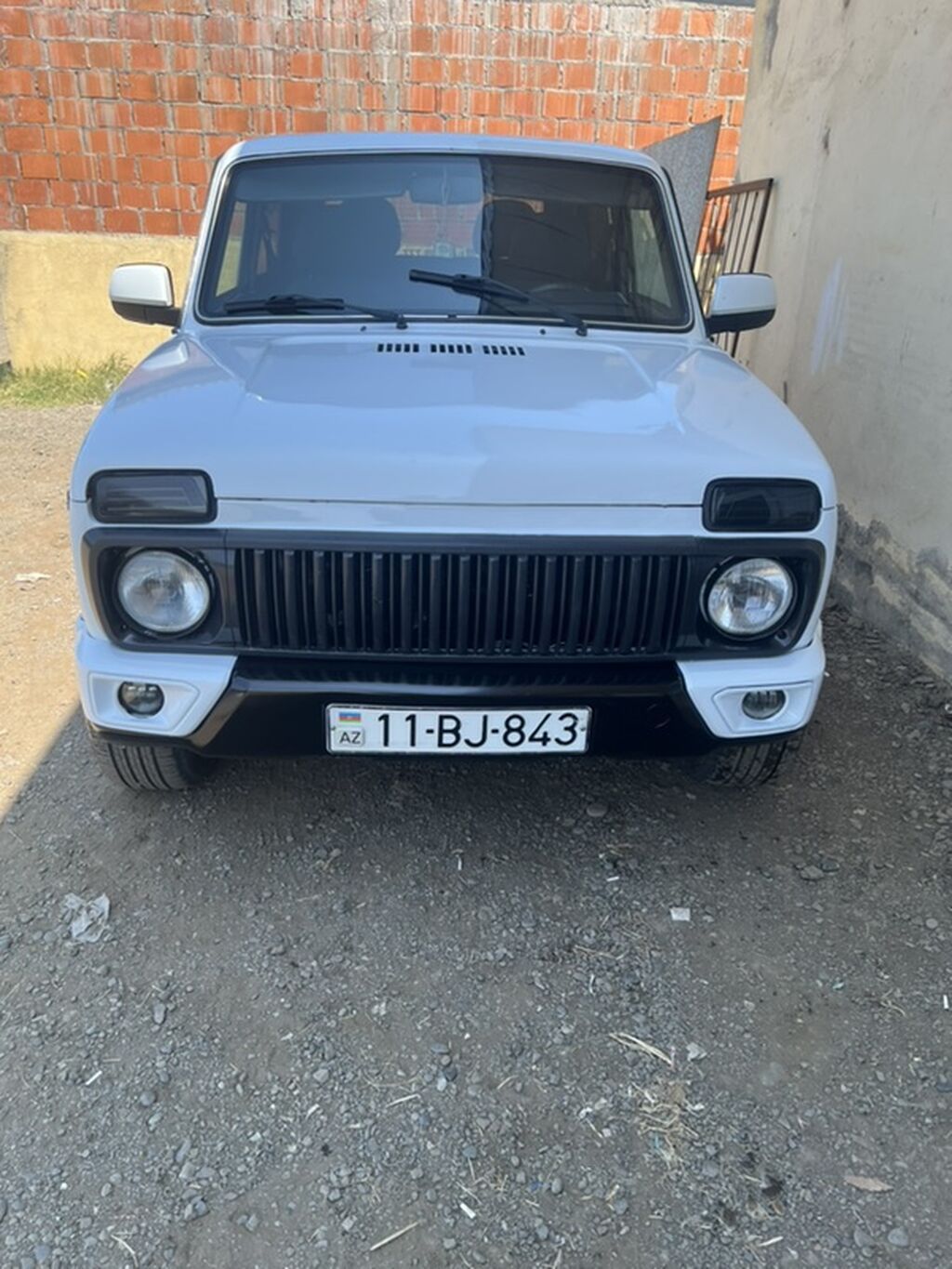 VAZ Lada Niva 3 qapılı, ağ rəngli off-road SUV - Kuzov: kompakt 3 — Avto, Ağsu (4)