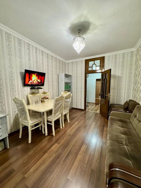 Bakı, Yeni Yasamal, 4 otaqlı, Köhnə tikili, m. İnşaatçılar, 110 kv. m — Bakı