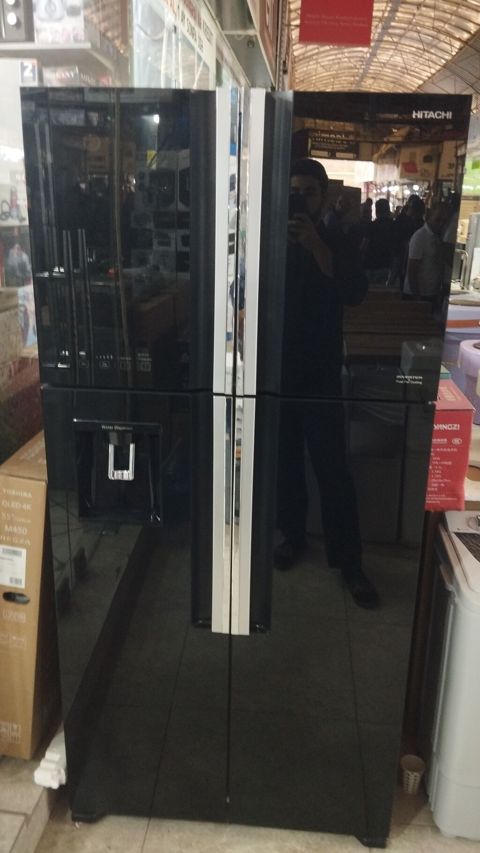 Hitachi R-W660PUC7 GBK - Rəng: parlaq qara (güzgü effekti), mərkəzdə — Bakı