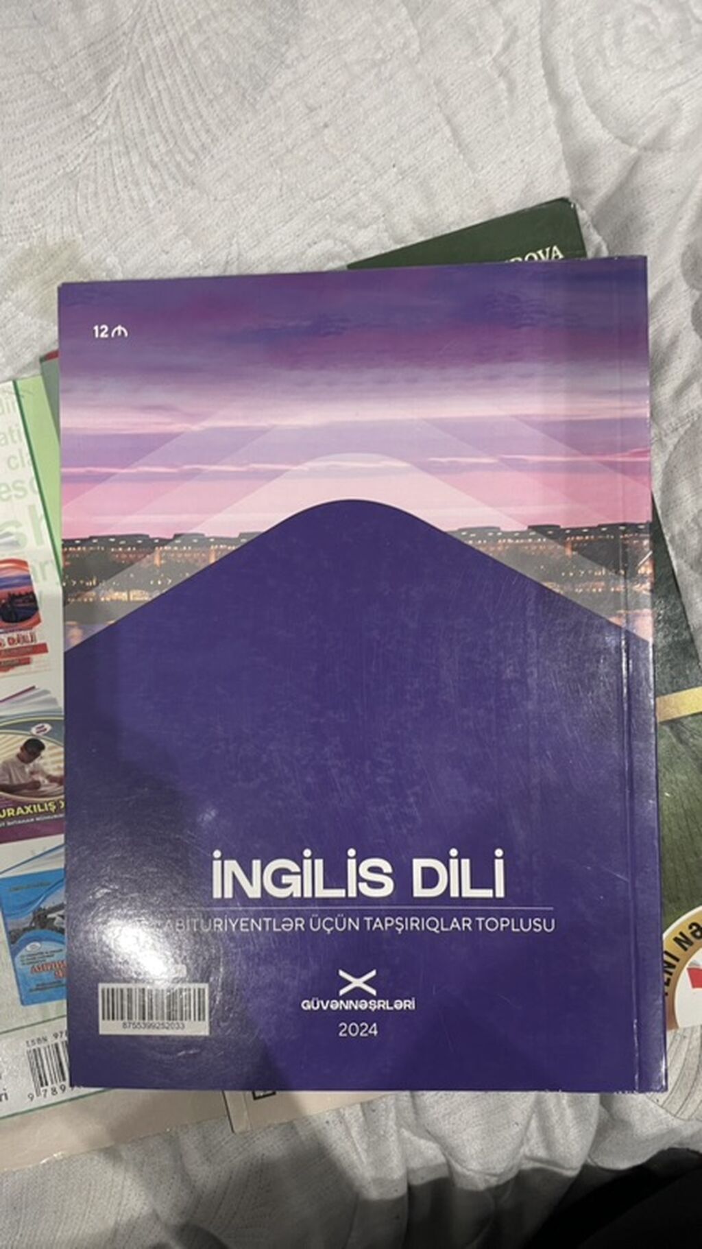 Kitab heç istifade olunmayıb ve Catdırılma yoxdur Məhsul — Kitablar və jurnallar, Bakı (2)