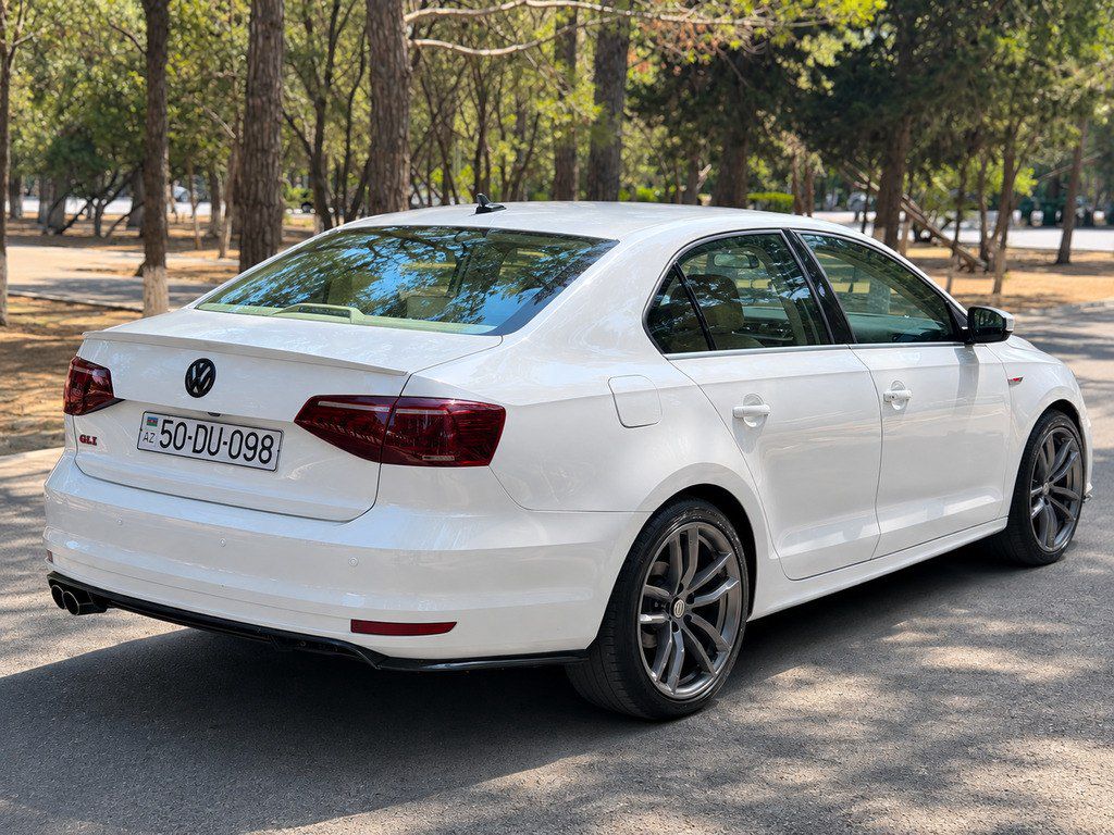 Volkswagen Jetta, 1.8 L, 2016 il, 135 000 km — Avtomobillər, Bakı (8)