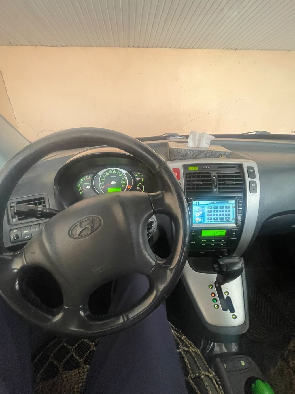Hyundai miniven/sedanın salonundan görüntülər. Texniki göstəricilər — Ehtiyat hissələri, Bakı