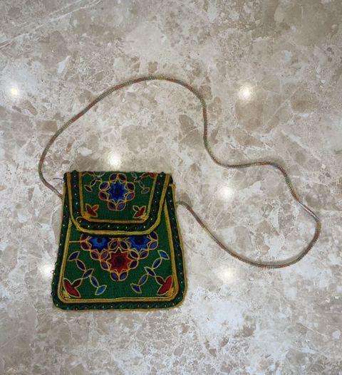 Əl işı çiyin çantası - Material: qalın parça/felt tipli əsas, əl ilə — Sumqayıt