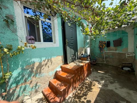 Həyət evi, Binə qəs — Bakı