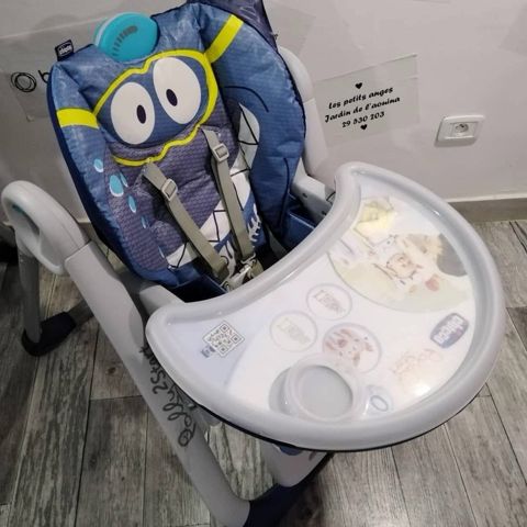 Qidalanma üçün uşaq oturacağı Chicco Polly