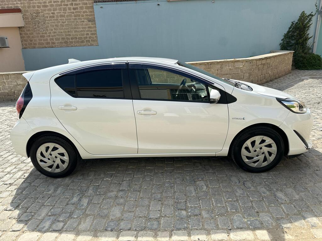Toyota Aqua, 1.5 L, 0.9 kWh, 2019 il, 35 000 km — Avtomobillər, Bakı (3)
