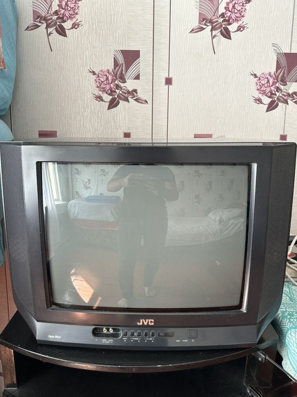 JVC kineskop televizoru və şkaf Məhsulun təsviri: - Brend/model: JVC — Televizorlar, Masazır (4)