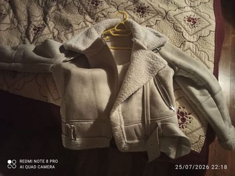Süni dəridən hazırlanmış, içi tüklü (şerpa) astarlı qışlıq qısa — Digah