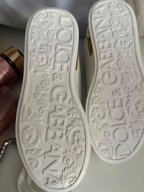 Dolce & Gabbana ağ rəngli krossovka. 60azn alinib - Rəng: tam ağ — Bakı