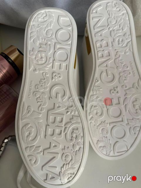 Dolce & Gabbana ağ rəngli krossovka. 60azn alinib - Rəng: tam ağ — Bakı