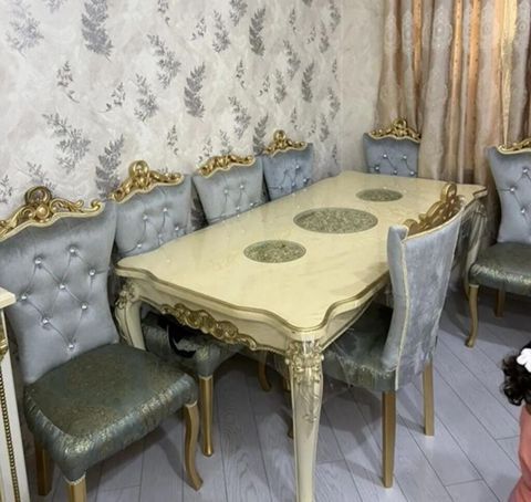 *550₼ Masa desti Satılır‼ 8oturacağı var UNVAN:-8noyabr pr — Bakı