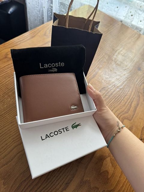 Lacoste kişi pul qabı - Brend: Lacoste - Rəng: qəhvəyi - Material — Bakı