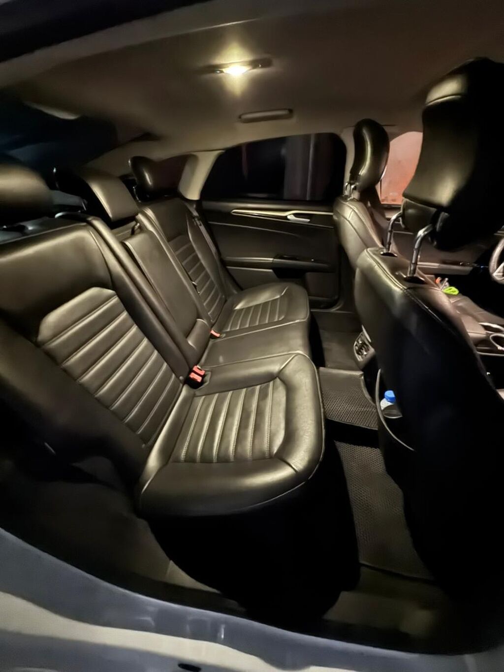 Ford Fusion sedan – ağ rəng, geniş salon və iri baqaj. idiyal — Avto, Digah (3)