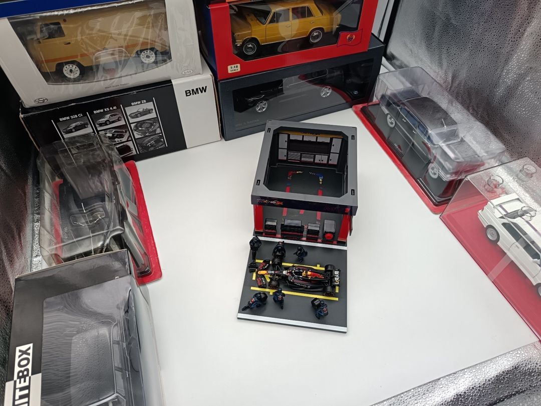 Pit Stop Red Bull dioarama 1/43 — Kolleksiyalar, Bakı (12)