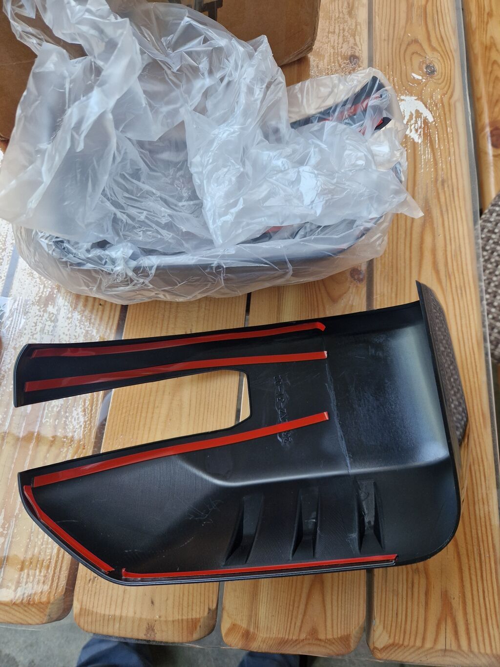 Jetour T 2 ucun guzgu qapaqlari, yara, 2 eded, parlaq qara — Ehtiyat hissələri, Bakı (3)