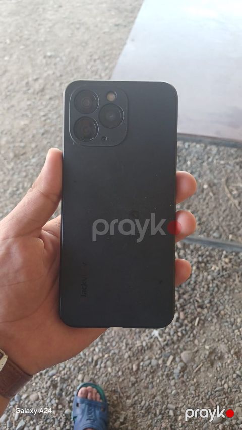 Smartfon – qara rəng - Tam ekranlı ön panel, nazik çərçivə - Arxa — Mingəçevir