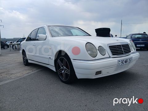 Mercedes E 240, 2.4 L, 1998 il, 489 000 km