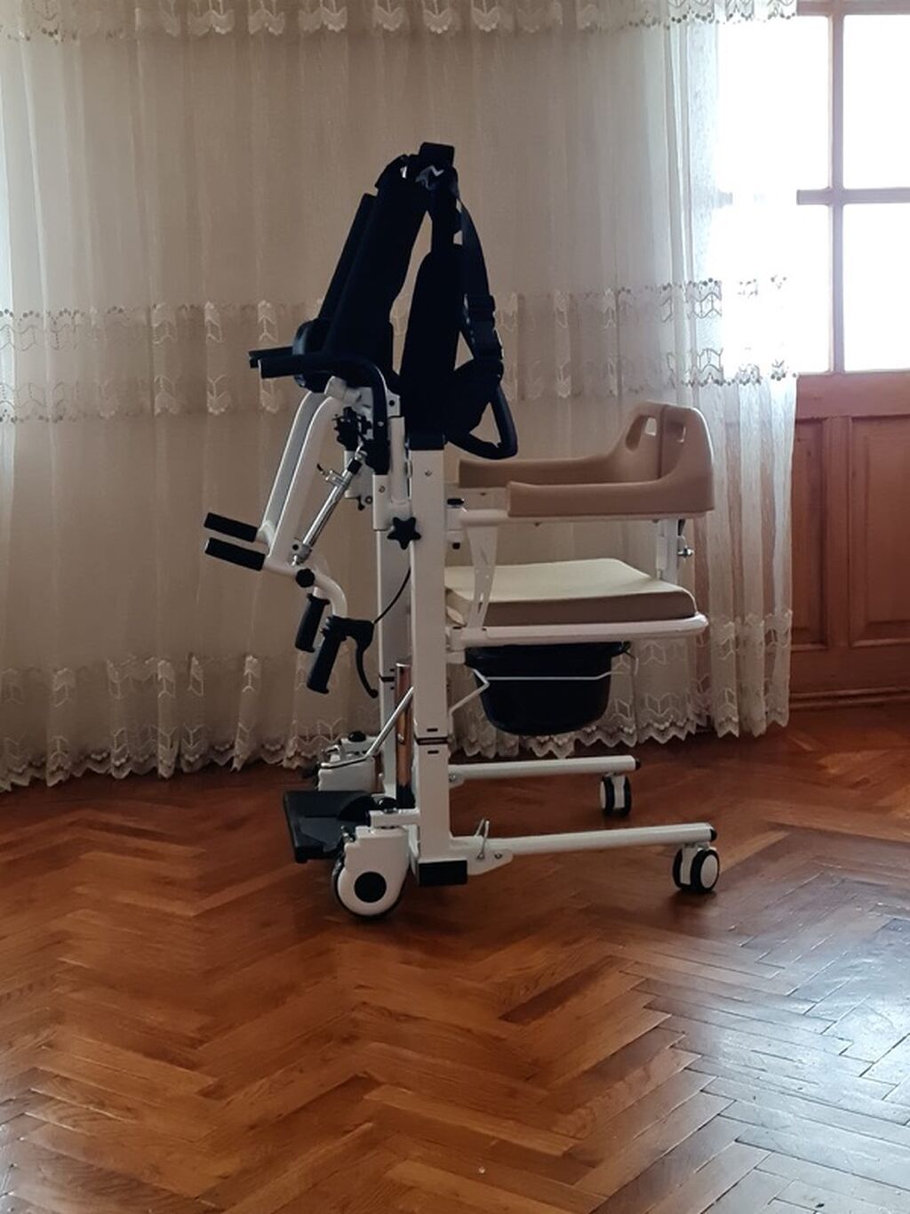 Ev tipi köməkçi qaldırıcı və köçürmə arabası – sanitar oturacaqlı — Mallar, Bakı (3)