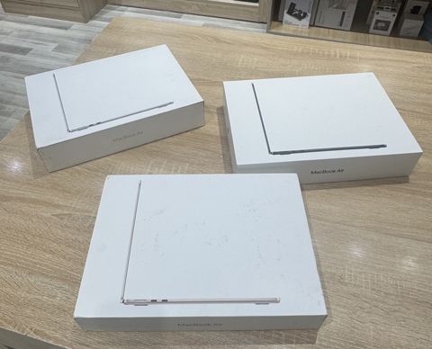 Macbook Air 13-inch 16/1TB M5 chip — Bakı