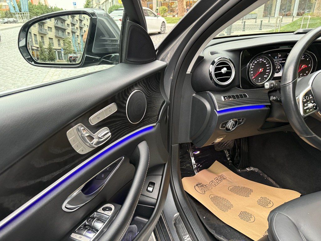 Mercedes E 220 d, 2.0 L, 2018 il, 179 300 km — Avtomobillər, Bakı (10)
