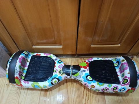 Rəngarəng dizayna malik 2 təkərli self-balansing hoverboard — Bakı