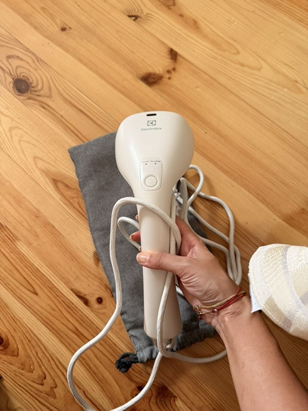 Electrolux əl tipli buxar ütüsü - Portativ, yüngül konstruksiya — Elektronika, Digah (3)