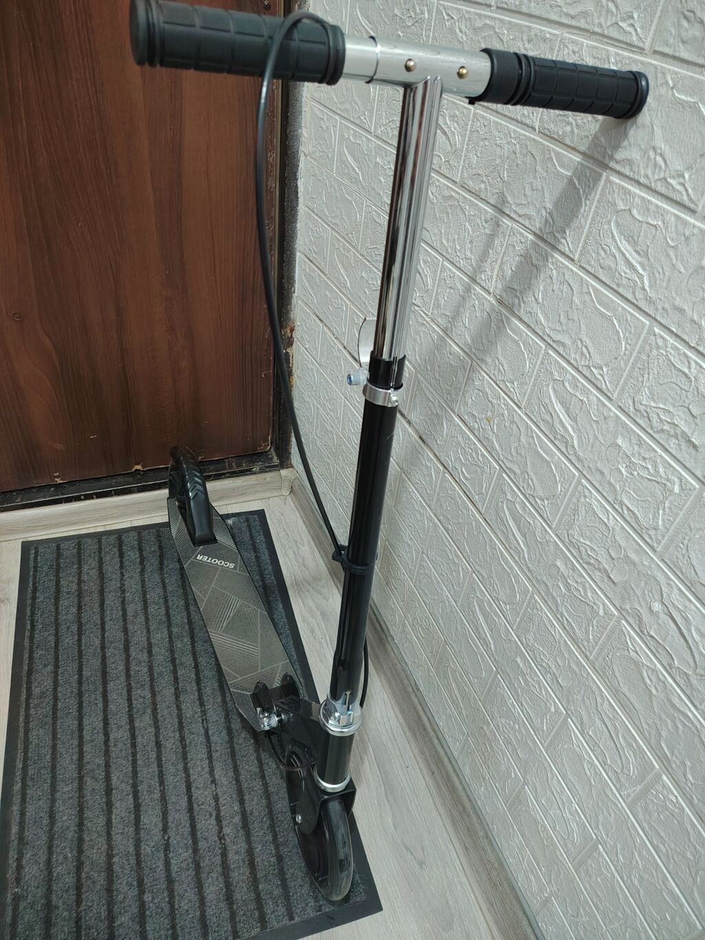 Şəhər üçün mexaniki skuter - Rəng: qara/gümüş - Material: möhkəm — Avto, Bakı (2)