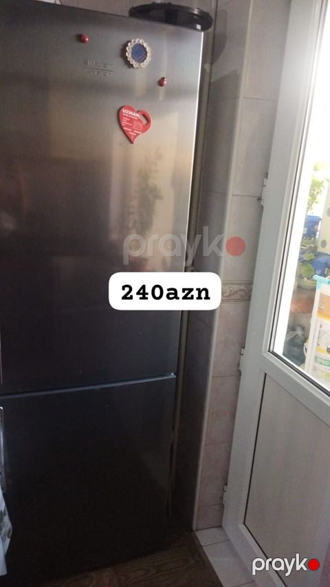 Beko iki qapılı soyuducu (alt hissə – dondurucu). Rəng: inox/metallik
