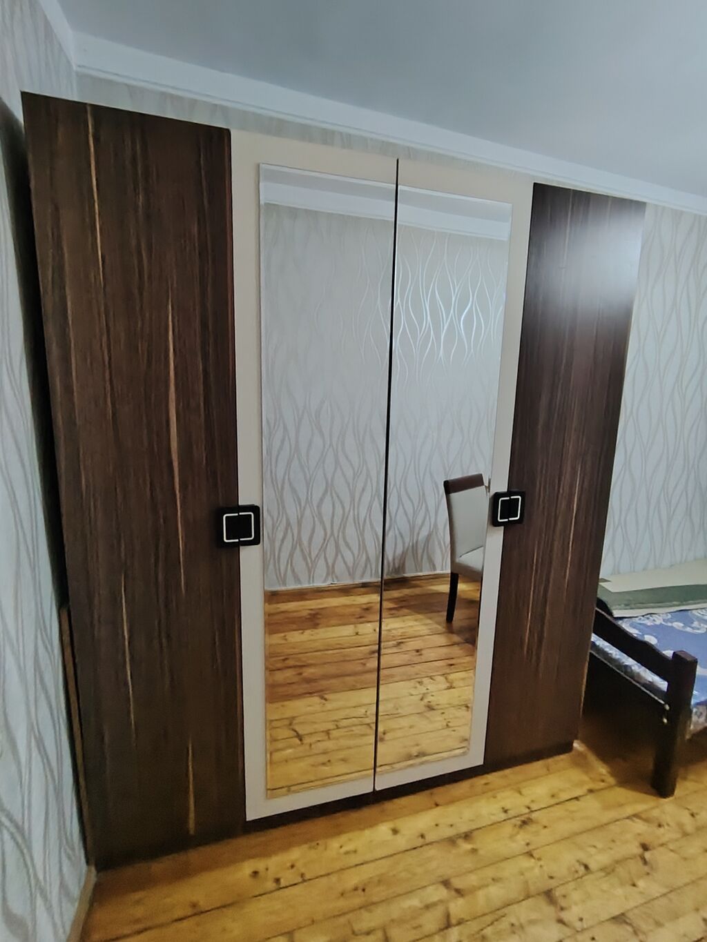 Geniş tutumlu 4 qapılı paltar şkafı Ev təmir olunduğu üçün — Mebel, Bakı (2)