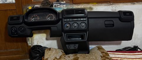 Lada (VAZ) Niva 2025 şiti — Bakı