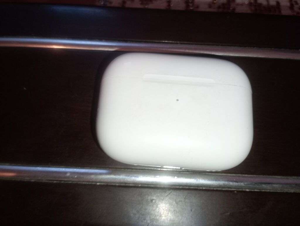 Simsiz şarj cihazı Apple, İşlənmiş — Şarj cihazları, Xırdalan (2)