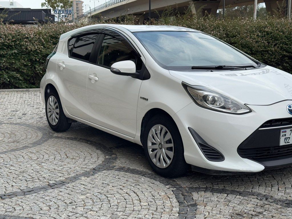 Toyota Aqua, 1.5 L, 0.87 kWh, 2017 il, 149 000 km — Avtomobillər, Bakı (4)
